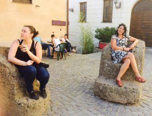 Calcata-volg de rode schoentjes