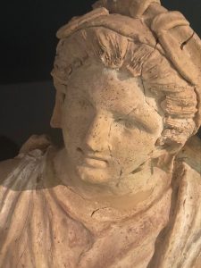 sarcofaag terra cotta - 5 x Tuscania in Noord Lazio