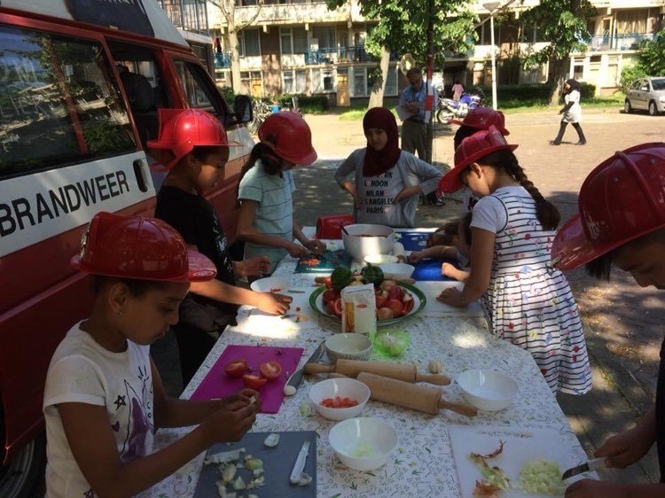 Cooking online children