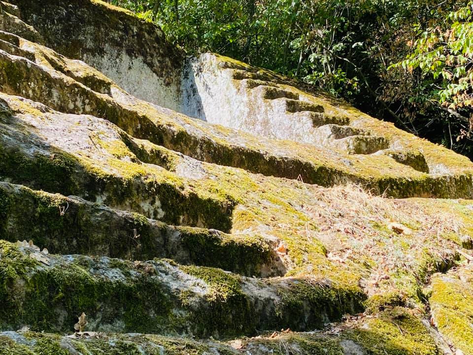 Follow-the-red-shoes-Le-pyramida-Etrusca-