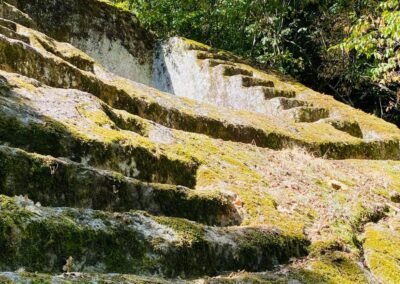 Follow-the-red-shoes-Le-pyramida-Etrusca-