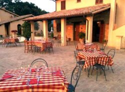 Binnen tuin Vakantiehuis-huren-italie-volg de rode schoentjes-Bolsena